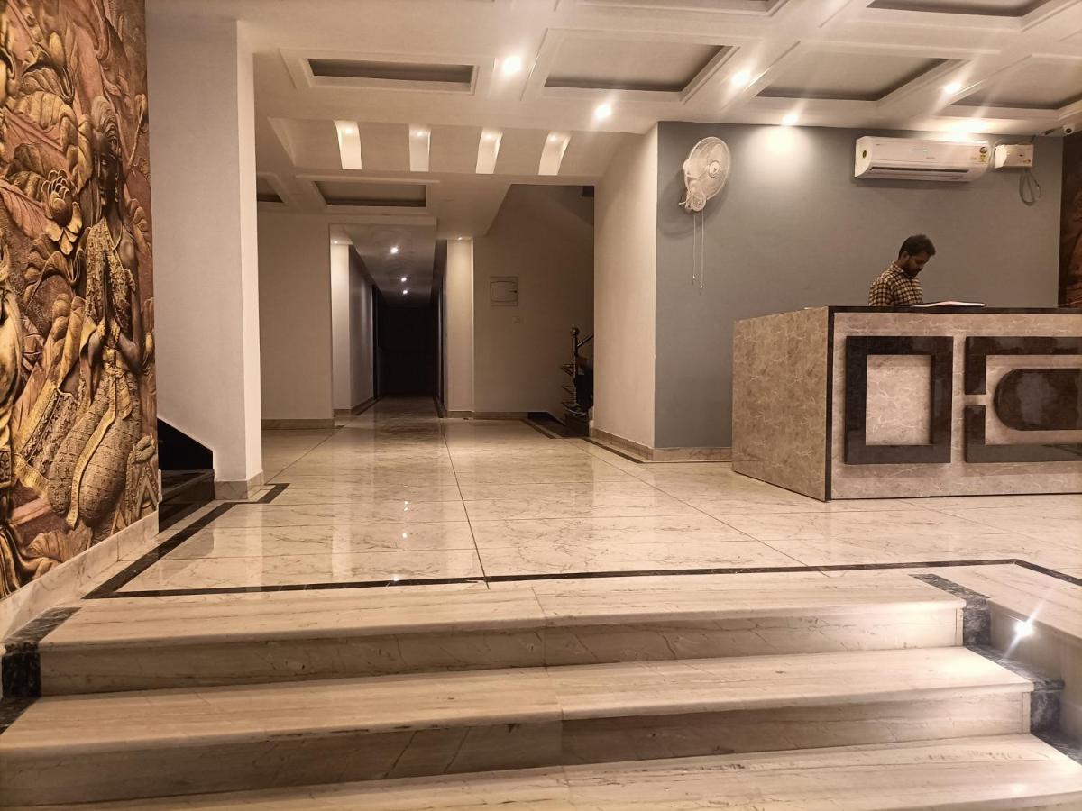 Hotel Tark Inn Near Igi Airport 新德里 外观 照片