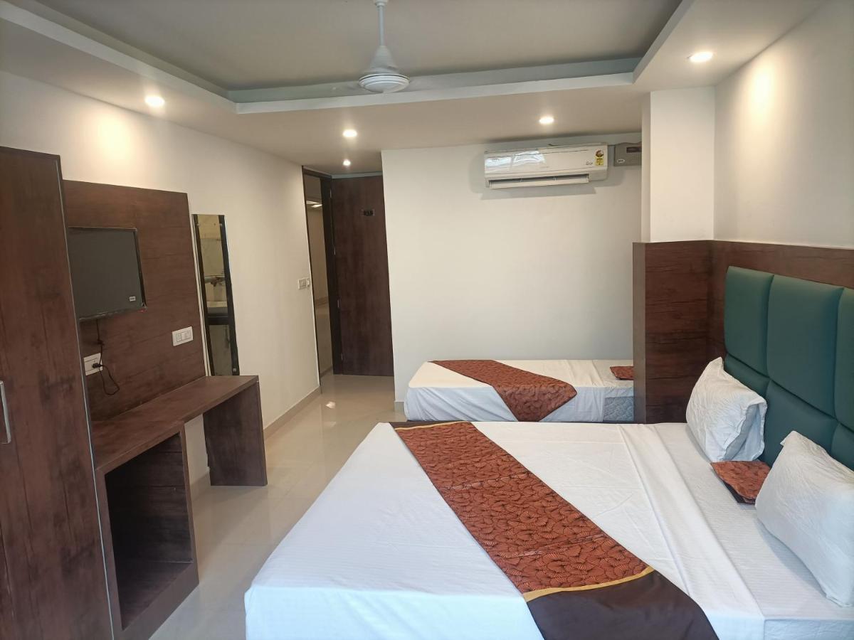 Hotel Tark Inn Near Igi Airport 新德里 外观 照片