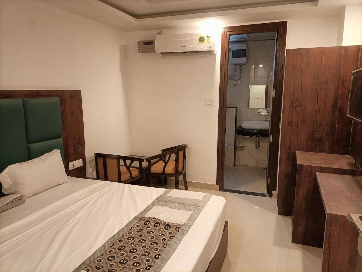 Hotel Tark Inn Near Igi Airport 新德里 外观 照片
